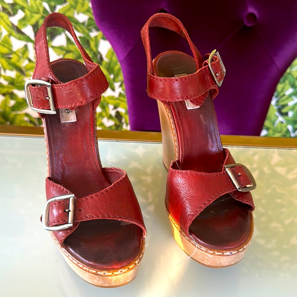 Chloe 60th Anniversary Maroon leather Wooden Wedge Sandal